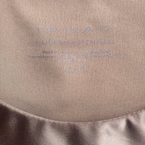 Tahari Brown Women's Top - Short Sleeve Satin Blouse, Size M (US 10) - Picture 5 of 7